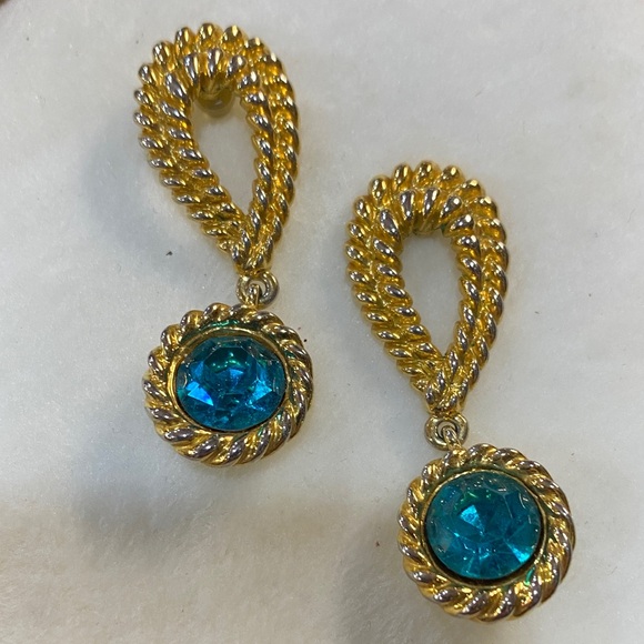 Vintage Pierced Earrings - Picture 6 of 6